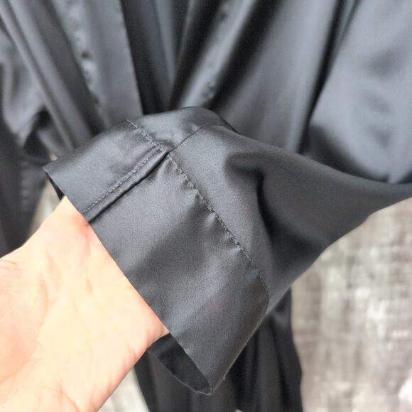 Victoria's Secret Silky Satin Feel Robe Women's One Size (Fits Large) Black - Picture 2 of 12
